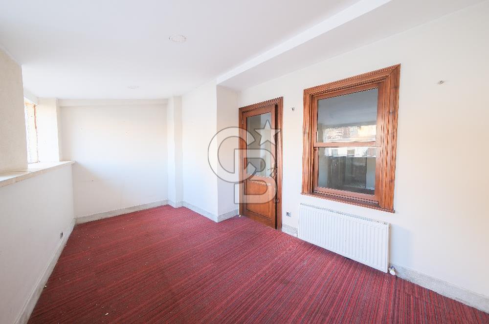 BEYOĞLU BALO SOKAK'TA KİRALIK OTEL BİNASI