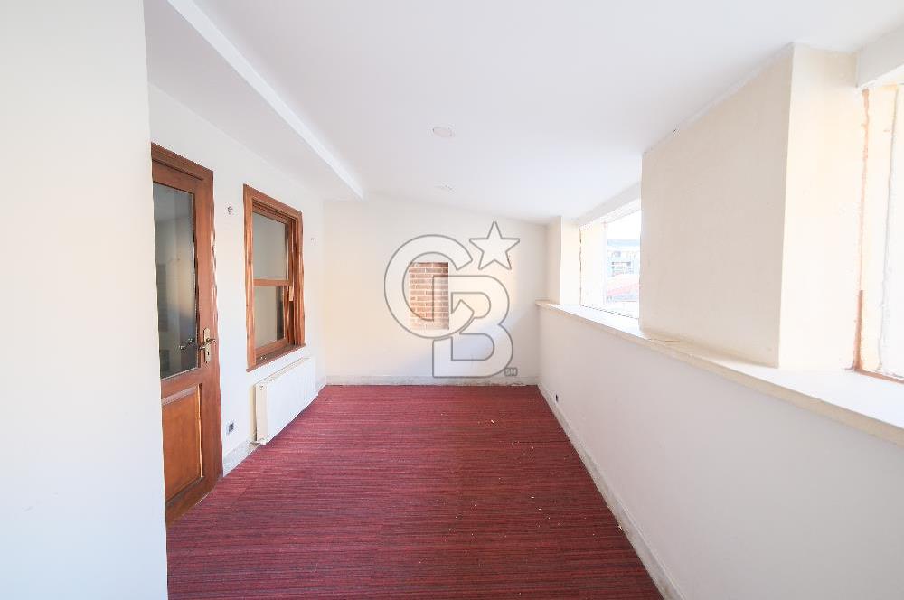 BEYOĞLU BALO SOKAK'TA KİRALIK OTEL BİNASI