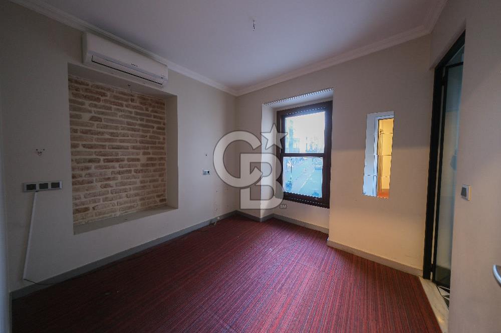 BEYOĞLU BALO SOKAK'TA KİRALIK OTEL BİNASI