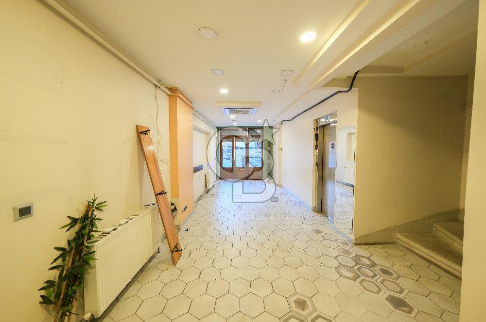 BEYOĞLU BALO SOKAK'TA KİRALIK OTEL BİNASI