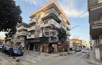 Yaya ve Araç Trafiğinin Kalbinde Değer Artışı Süren Ticari Bina