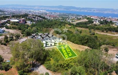 BAŞİSKELE BAHÇECİK'TE DENİZ MANZARALI VİLLA İMARLI 1210 M² ARSA