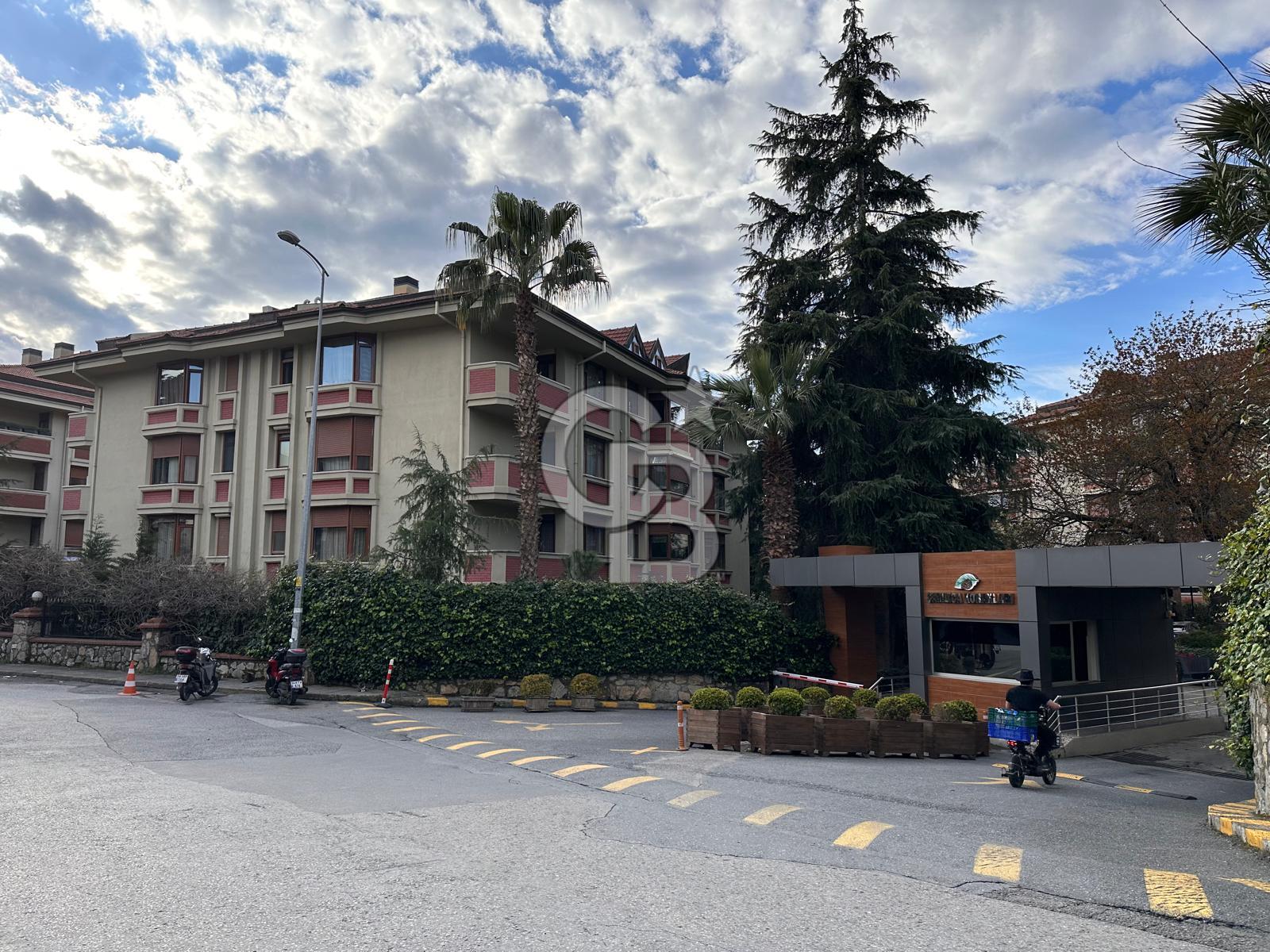 ALTUNİZADE ÇAMLICA KONAKLARINDA 4+1 275 M² KİRALIK GENİŞ DAİRE