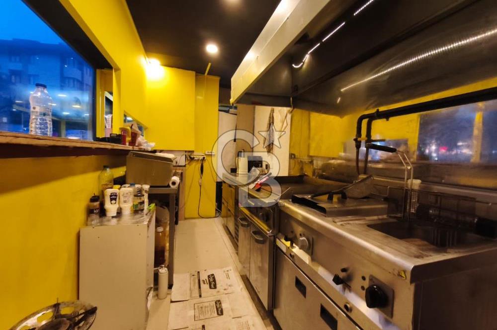 ACIBADEM CADDESİNDE 2 KATLI, TABELA DEĞERİ YÜKSEK DEVREN KİRALIK