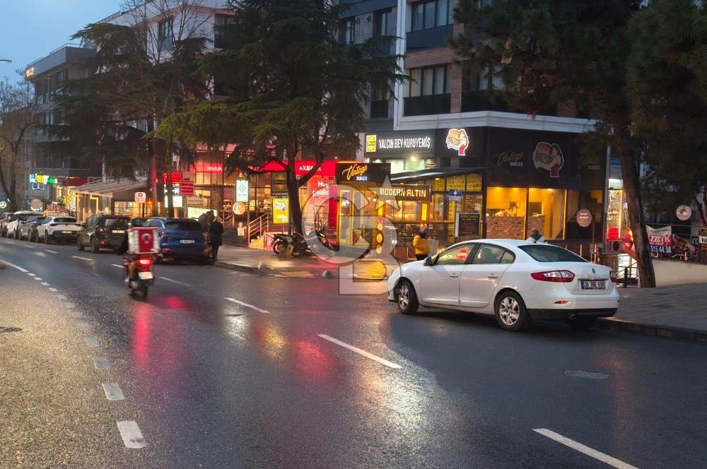 ACIBADEM CADDESİNDE 2 KATLI, TABELA DEĞERİ YÜKSEK DEVREN KİRALIK