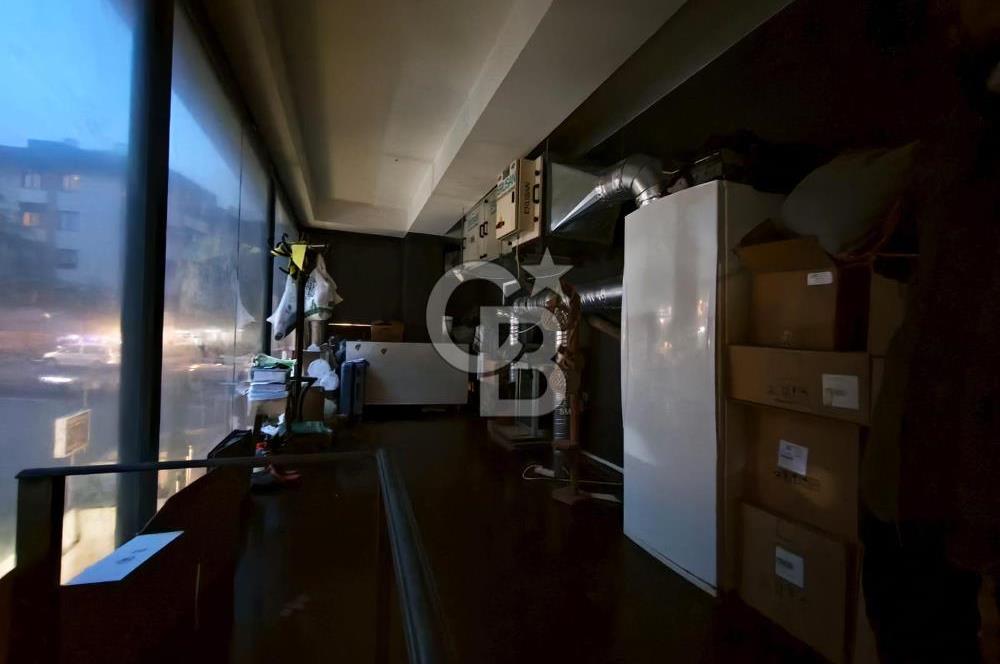 ACIBADEM CADDESİNDE 2 KATLI, TABELA DEĞERİ YÜKSEK DEVREN KİRALIK