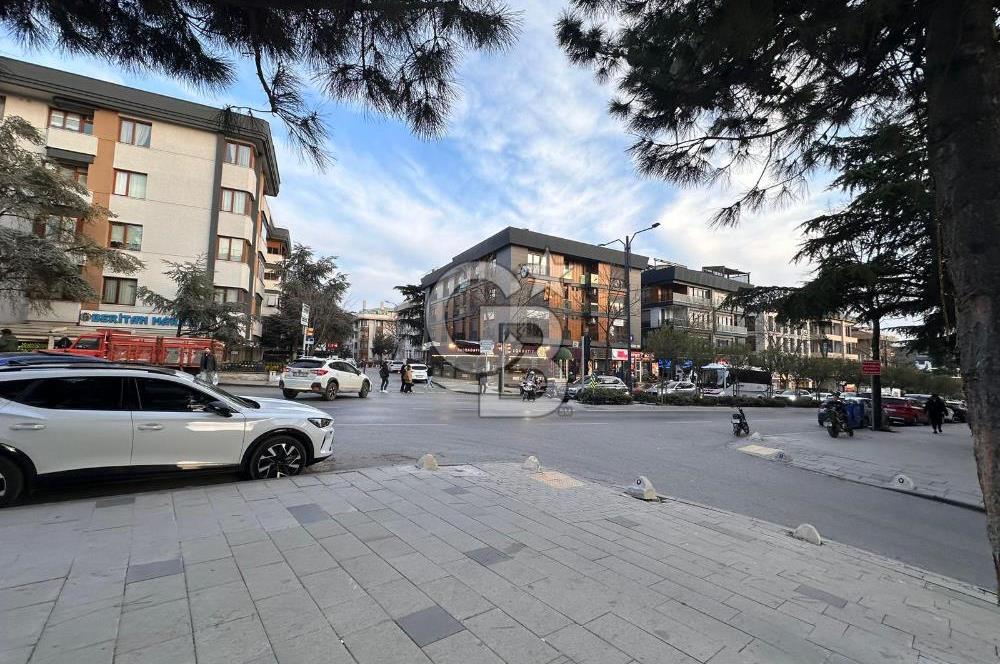 ACIBADEM CADDESİNDE 2 KATLI, TABELA DEĞERİ YÜKSEK DEVREN KİRALIK
