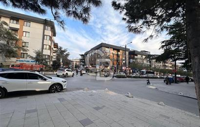 ACIBADEM CADDESİNDE 2 KATLI, TABELA DEĞERİ YÜKSEK DEVREN KİRALIK