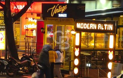 ACIBADEM CADDESİNDE 2 KATLI, TABELA DEĞERİ YÜKSEK DEVREN KİRALIK