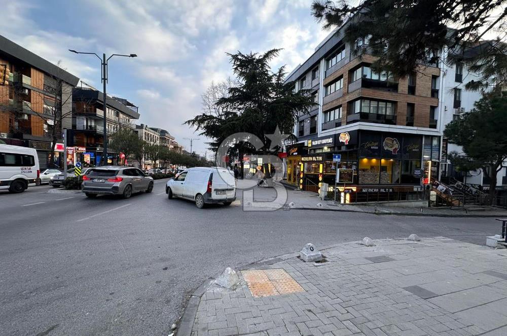 ACIBADEM CADDESİNDE 2 KATLI, TABELA DEĞERİ YÜKSEK DEVREN KİRALIK