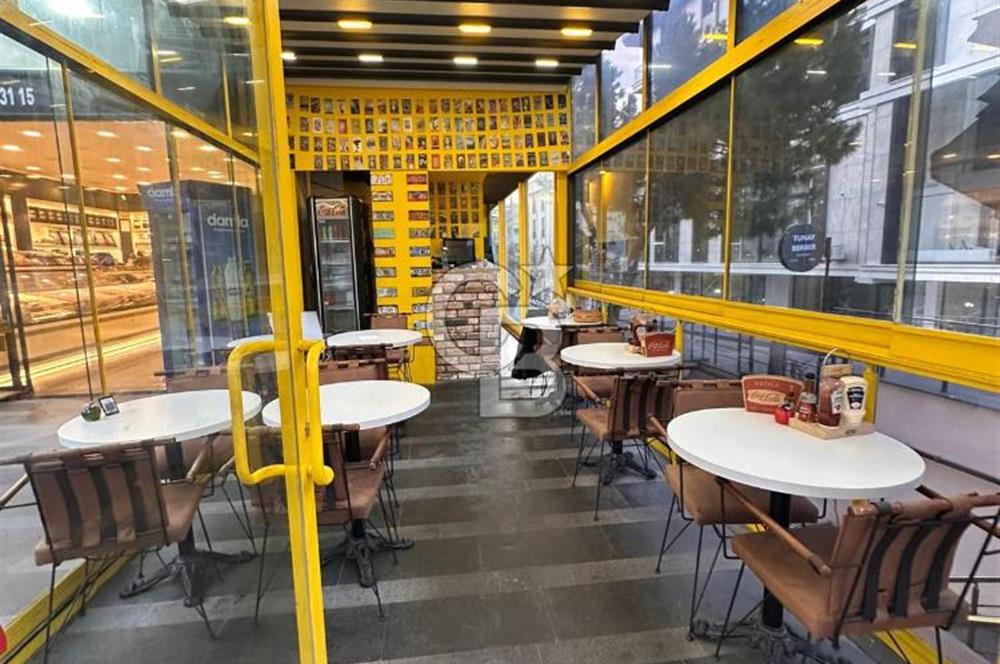 ACIBADEM CADDESİNDE 2 KATLI, TABELA DEĞERİ YÜKSEK DEVREN KİRALIK