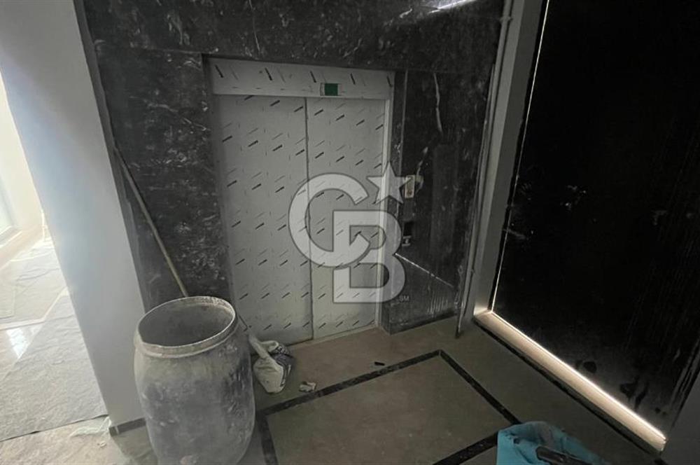 ARNAVUTKÖY'DE CADDE CEPHE KİRALIK PLAZA