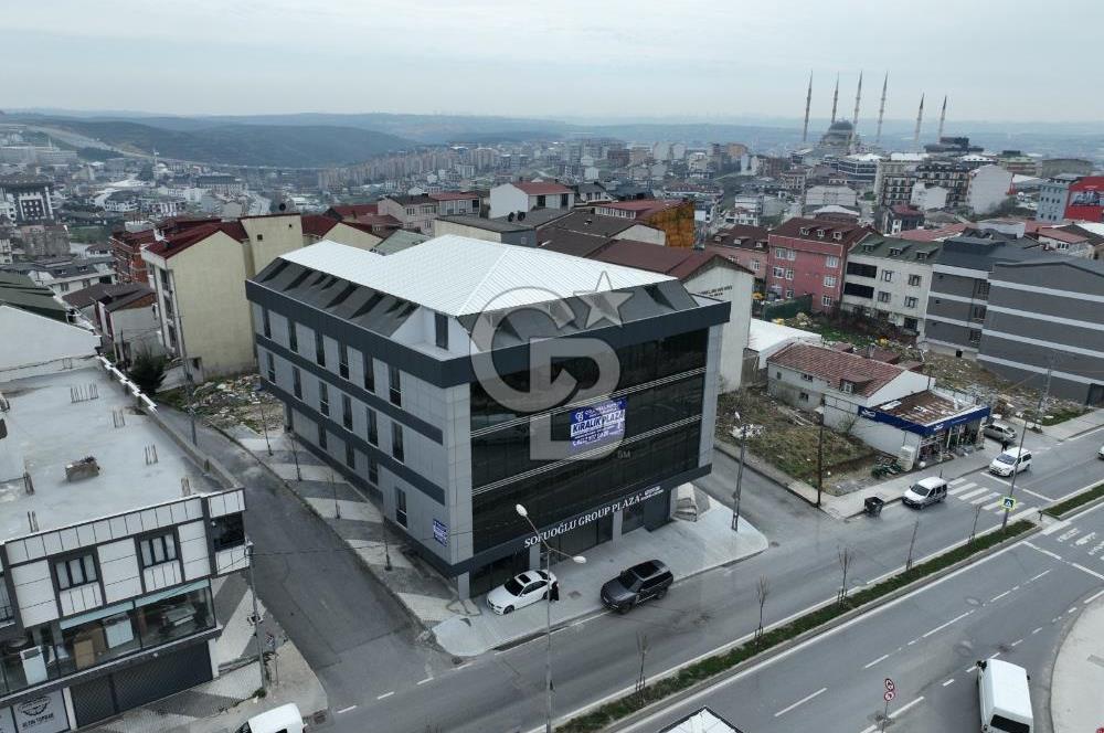 ARNAVUTKÖY'DE CADDE CEPHE KİRALIK PLAZA