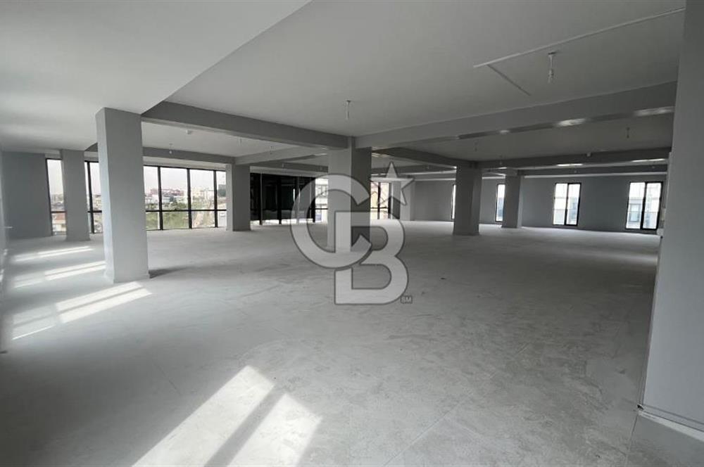 ARNAVUTKÖY'DE CADDE CEPHE KİRALIK PLAZA