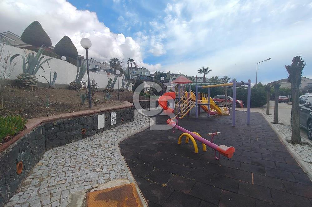 İZMİR ULUKENT YAMAÇ EVLER VİLLA SİTESİNDE SATILIK 4+1 VİLLA