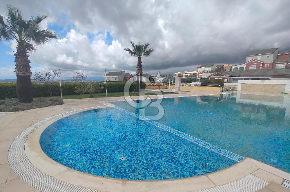 İZMİR ULUKENT YAMAÇ EVLER VİLLA SİTESİNDE SATILIK 4+1 VİLLA