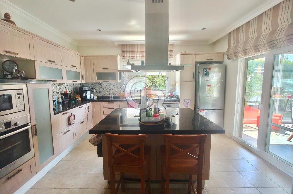 İZMİR ULUKENT YAMAÇ EVLER VİLLA SİTESİNDE SATILIK 4+1 VİLLA