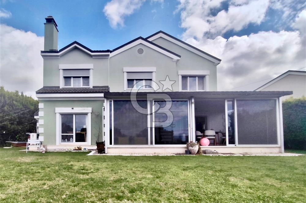 İZMİR ULUKENT YAMAÇ EVLER VİLLA SİTESİNDE SATILIK 4+1 VİLLA