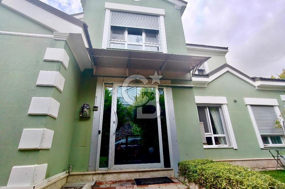 İZMİR ULUKENT YAMAÇ EVLER VİLLA SİTESİNDE SATILIK 4+1 VİLLA