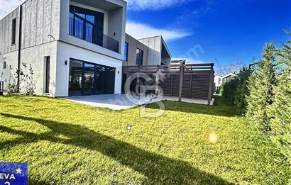 Sapanca'da Nef Kalitesiyle Ultra Lüks 5+1 Villa - Oturuma Hazır!