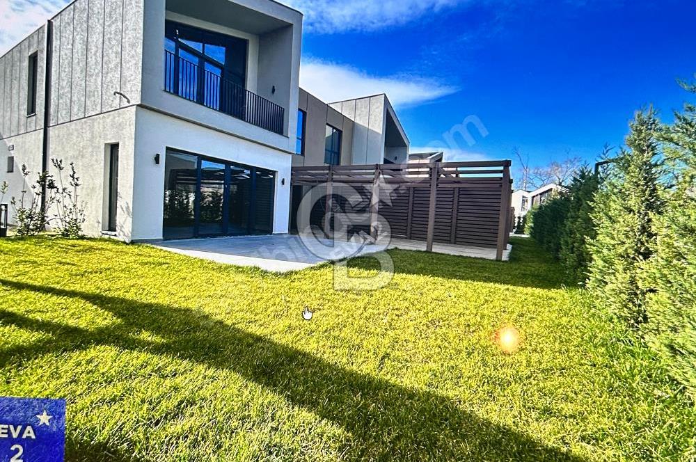 Sapanca'da Nef Kalitesiyle Ultra Lüks 5+1 Villa - Oturuma Hazır!