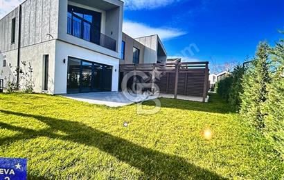 Sapanca'da Nef Kalitesiyle Ultra Lüks 5+1 Villa - Oturuma Hazır!