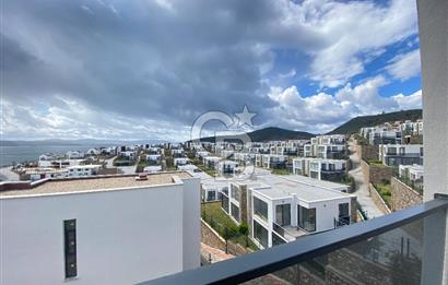 KIYIKIŞLACIK ZEYTİNLİKUYU ATASAYANLAR BEACH TE DENİZ MANZARALI 1+1 