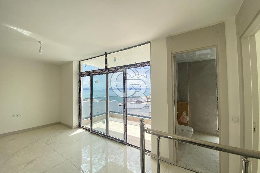 KIYIKIŞLACIK ZEYTİNLİKUYU ATASAYANLAR BEACH TE DENİZ MANZARALI 1+1 