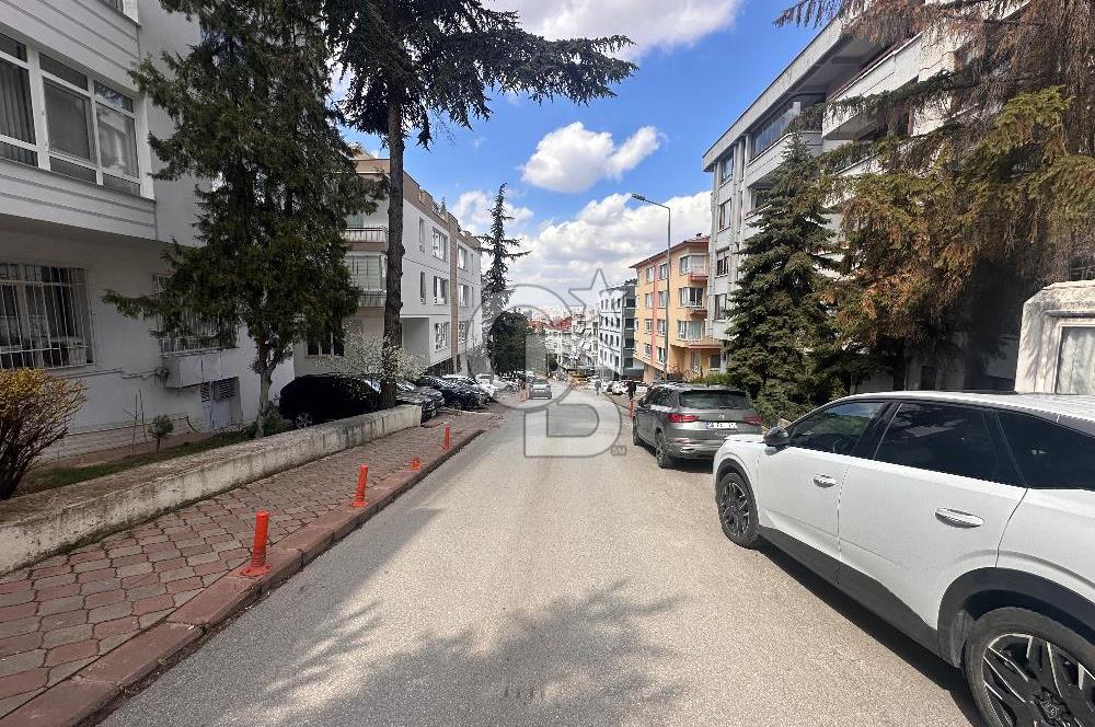 Cinnah Yakını Nergiz Sk. da Eşyalı Satılık 3+1 Daire