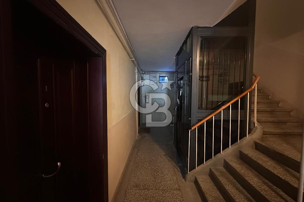 Cinnah Yakını Nergiz Sk. da Eşyalı Satılık 3+1 Daire