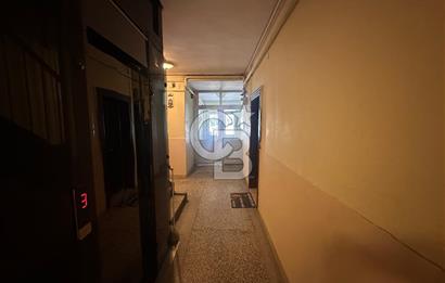 Cinnah Yakını Nergiz Sk. da Eşyalı Satılık 3+1 Daire