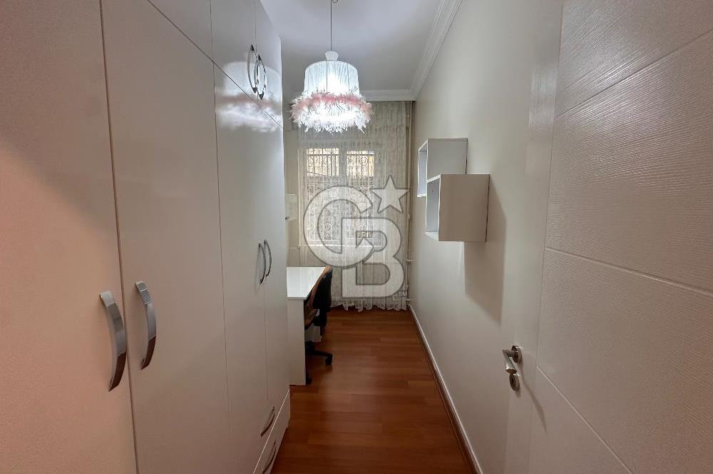 Cinnah Yakını Nergiz Sk. da Eşyalı Satılık 3+1 Daire