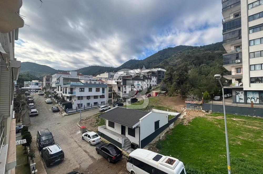 Balçova Halk Merkezi yakınında kiralık 3+1 geniş aydınlık daire