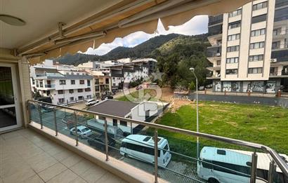 Balçova Halk Merkezi yakınında kiralık 3+1 geniş aydınlık daire