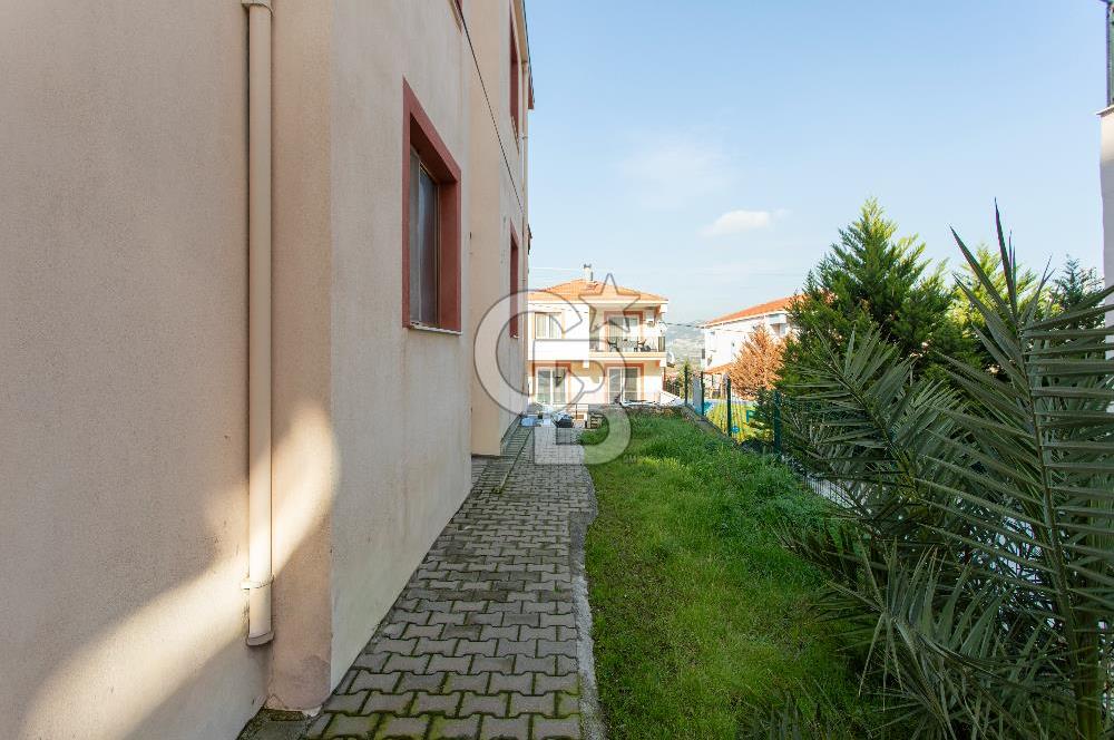 Foça Kazım Dirik Mah. Kiralık Bahçe Katı 2+1 Daire