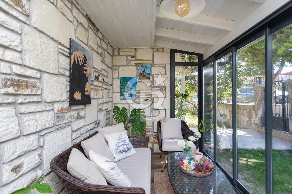 Foça Atatürk Mah. Site İçerisinde Satılık 3+1 Dubleks Taş Villa