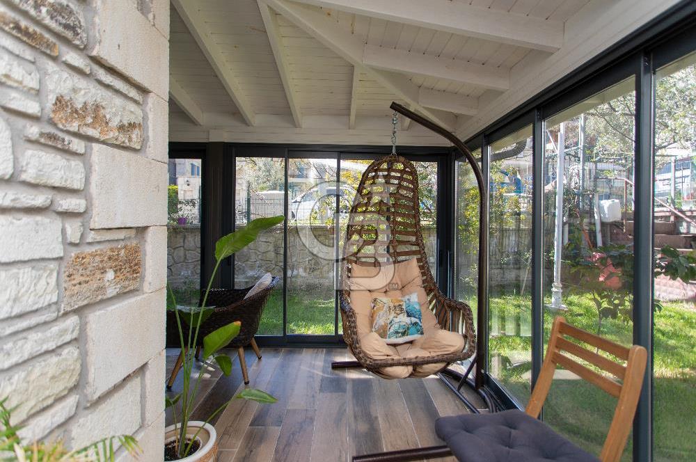 Foça Atatürk Mah. Site İçerisinde Satılık 3+1 Dubleks Taş Villa