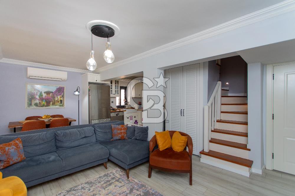 Foça Atatürk Mah. Site İçerisinde Satılık 3+1 Dubleks Taş Villa