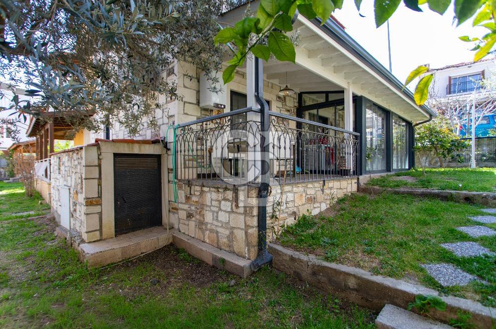 Foça Atatürk Mah. Site İçerisinde Satılık 3+1 Dubleks Taş Villa