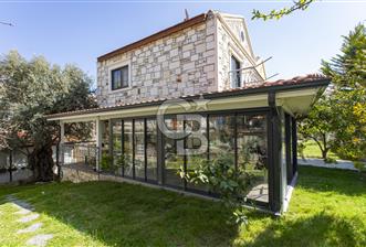 Foça Atatürk Mah. Site İçerisinde Satılık 3+1 Dubleks Taş Villa - 1 - 342243