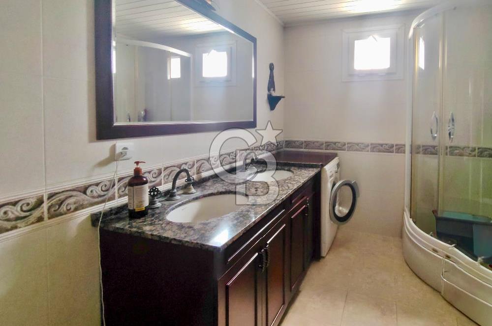 İZMİR ULUKENT YAMAÇ EVLER VİLLA SİTESİNDE SATILIK 4+1 VİLLA