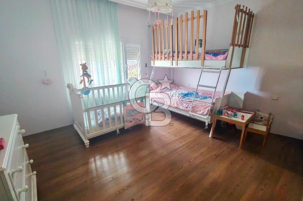 İZMİR ULUKENT YAMAÇ EVLER VİLLA SİTESİNDE SATILIK 4+1 VİLLA