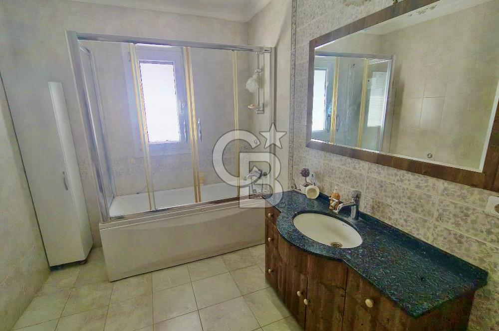 İZMİR ULUKENT YAMAÇ EVLER VİLLA SİTESİNDE SATILIK 4+1 VİLLA