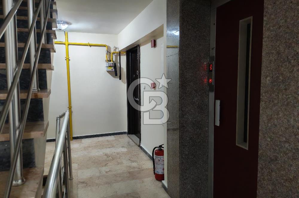 CADDE ÜZERİNDE LOKASYON AVANTAJLI, GENİŞ FERAH ARAKAT DAİRE