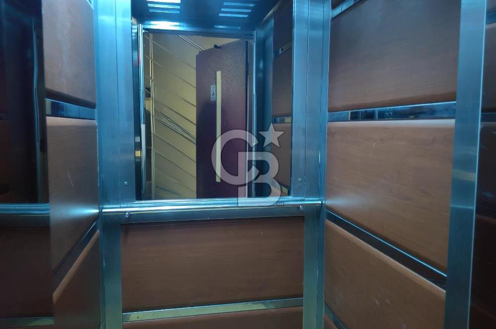 CADDE ÜZERİNDE LOKASYON AVANTAJLI, GENİŞ FERAH ARAKAT DAİRE