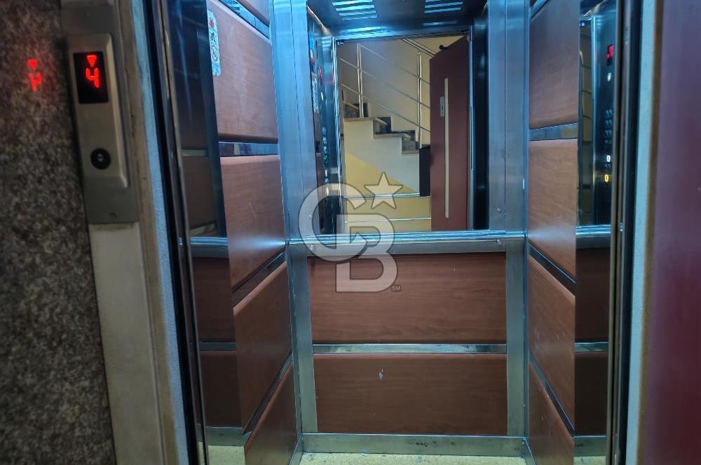 CADDE ÜZERİNDE LOKASYON AVANTAJLI, GENİŞ FERAH ARAKAT DAİRE