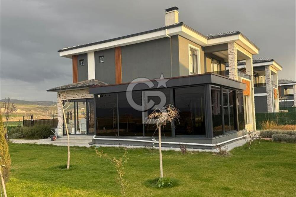 CB PREMIUM'DAN KAYI MAHALLESİ'NDE FULL EŞYALI YAPILI 4+1 VİLLA