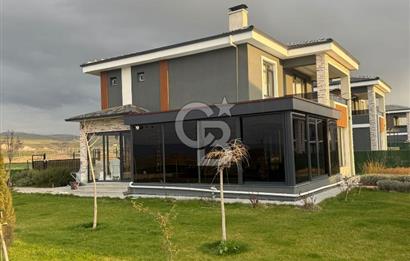 CB PREMIUM'DAN KAYI MAHALLESİ'NDE FULL EŞYALI YAPILI 4+1 VİLLA