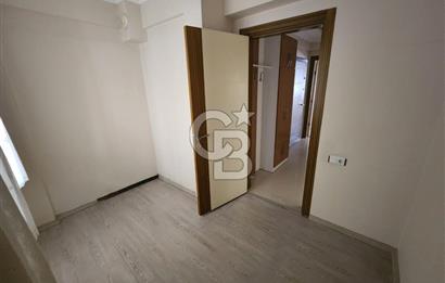 BAYRAKLI EMEK MAHALLESİNDE EBEVEYN BANYOLU KİRALIK 2+1 DAİRE