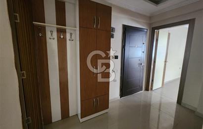 BAYRAKLI EMEK MAHALLESİNDE EBEVEYN BANYOLU KİRALIK 2+1 DAİRE